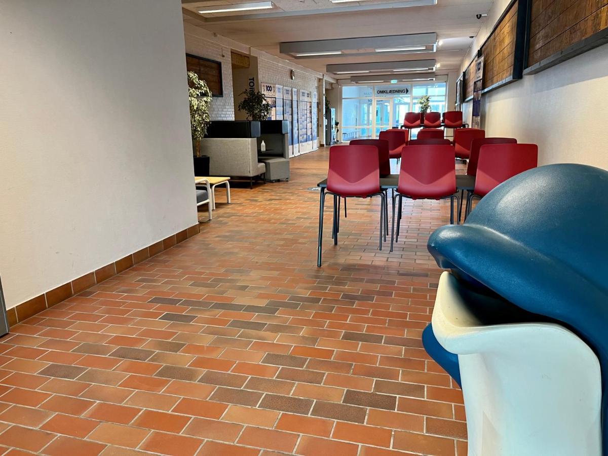 Hirtshals Idraetscenter - Vandrehjem - Hostel Экстерьер фото