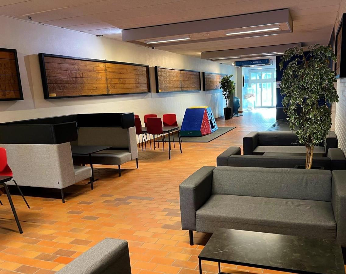 Hirtshals Idraetscenter - Vandrehjem - Hostel Экстерьер фото